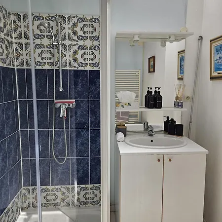 Le Manoir Des Turets Гостевой дом *