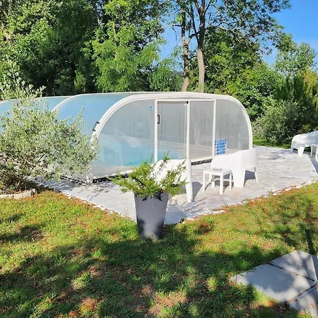 Le Manoir Des Turets Гостевой дом