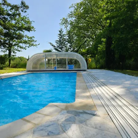 Le Manoir Des Turets Гостевой дом *